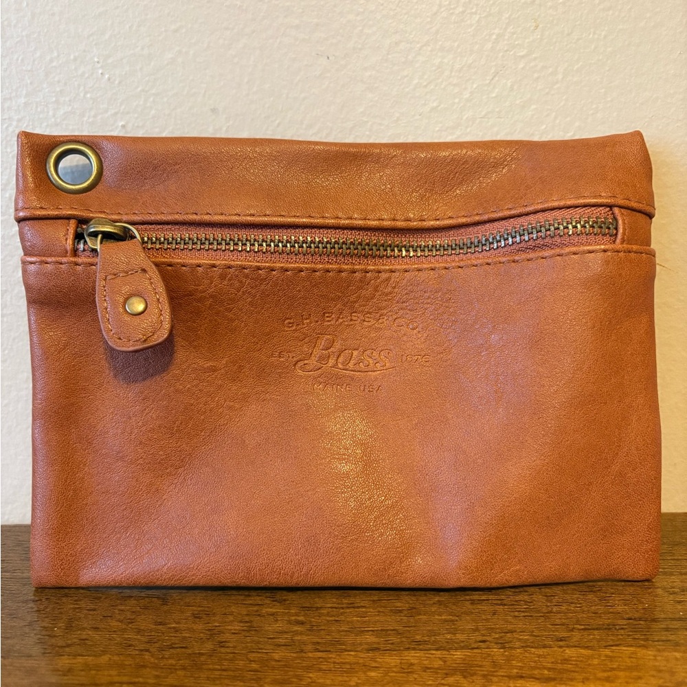 G.H. Bass & Co Tan Faux Leather Woman’s clutch